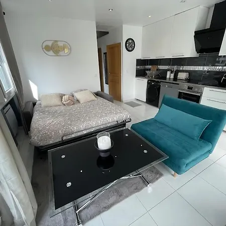 Apartment Elegant Appartement, Veranda Cosy Poissy