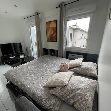 Apartment Elegant Appartement, Veranda Cosy Poissy